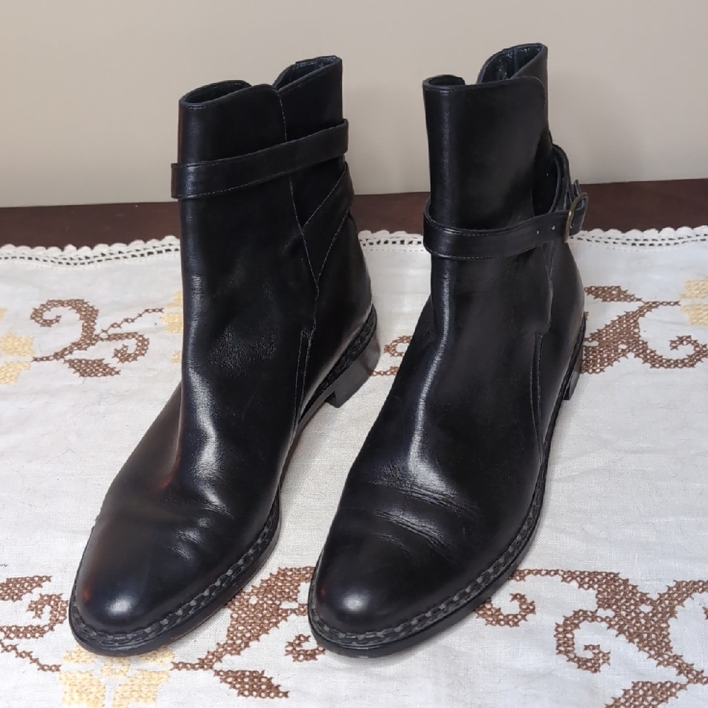 Sz 7 Cole Haan Black Leather Ankle Boots